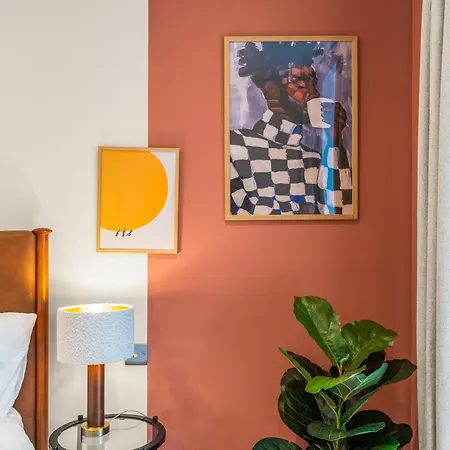 Luxury 2-bed With Balcony & Secure Parking Διαμέρισμα Λιντς