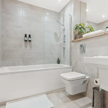 Luxury 2-bed With Balcony & Secure Parking Appartement Leeds (West Yorkshire)