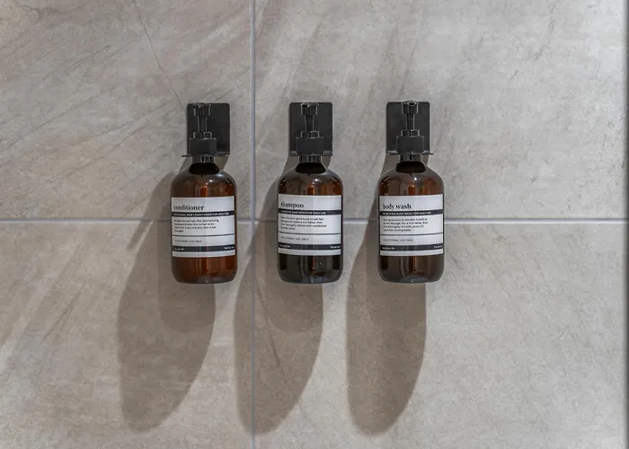 Luxury 2-bed With Balcony & Secure Parking לידס