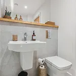 Apartment Luxury 2-bed With Balcony & Secure Parking Leeds (West Yorkshire)