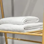 Luxury 2-bed With Balcony & Secure Parking *